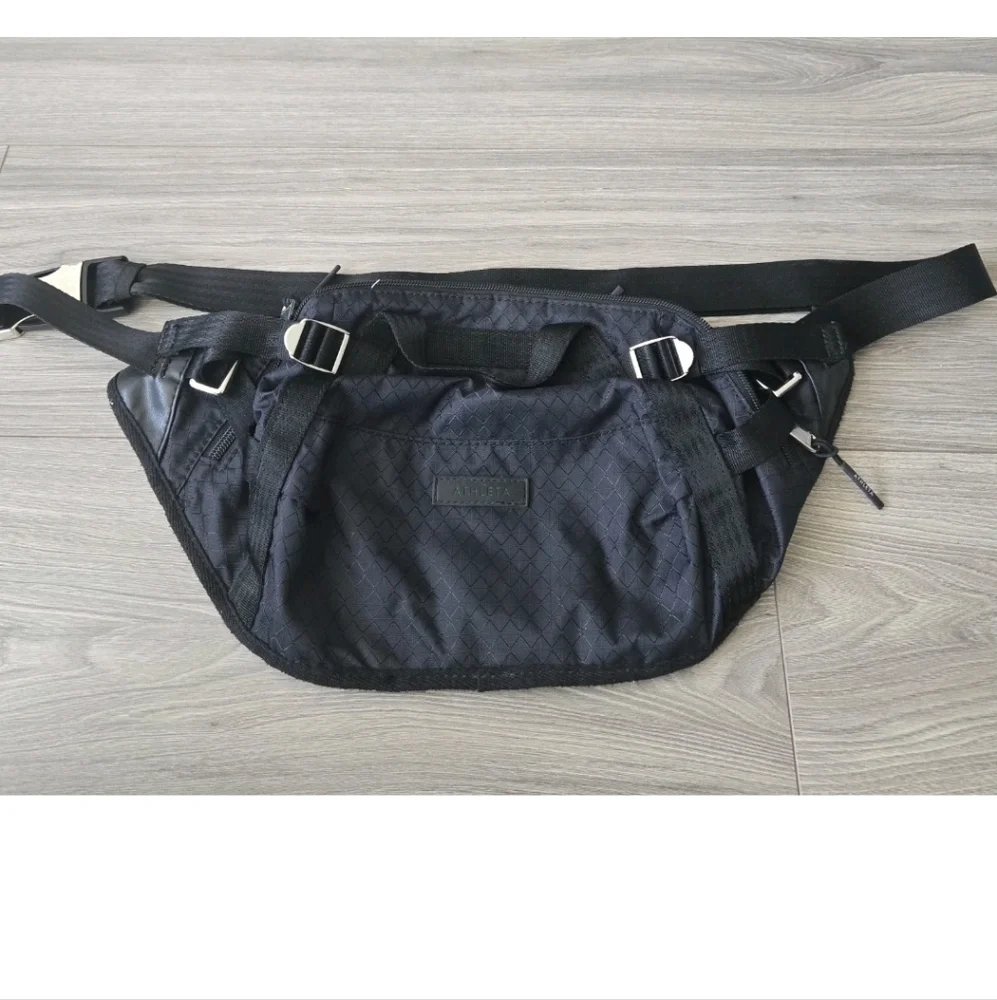 Athleta Excursion Crossbody Waist Ripstop Belt Bag Black Nylon Lightweight Large - Picture 4 of 11